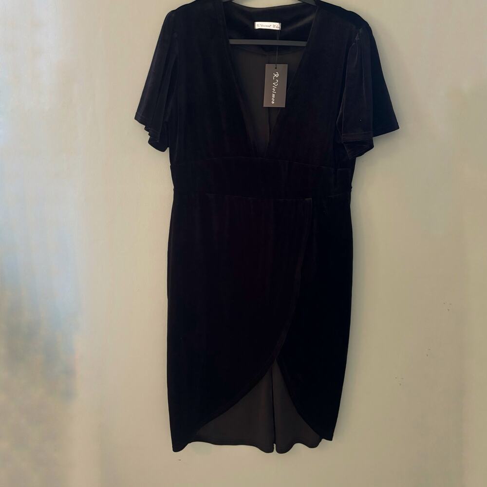 Black Short Sleeve Front Slit Velvet New Dress